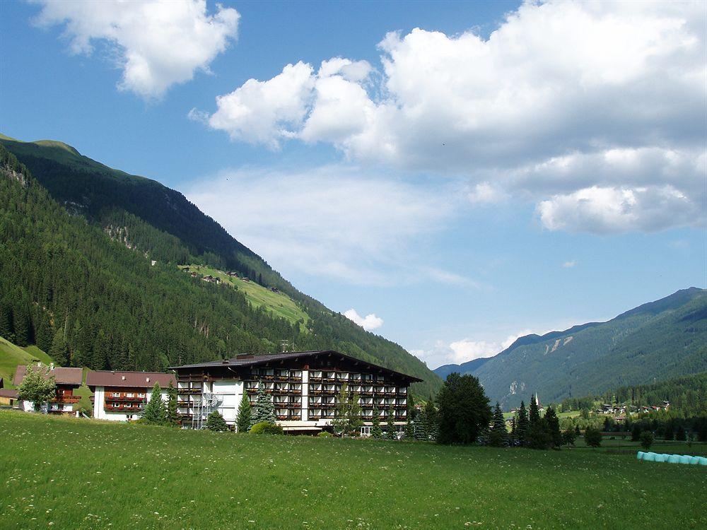 Hotel Alpenhof Sankt Jakob in Defereggen Buitenkant foto